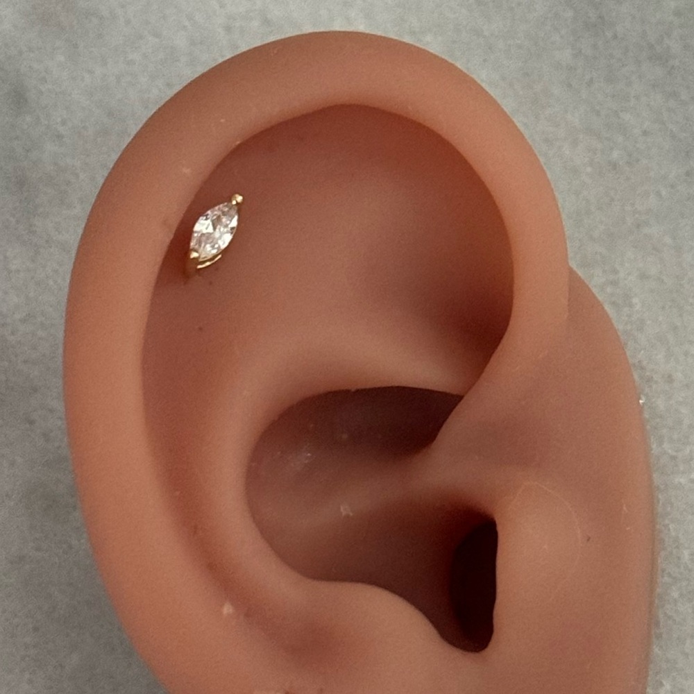 Gold Tear Drop Small Cartilage Earring 

Brand New